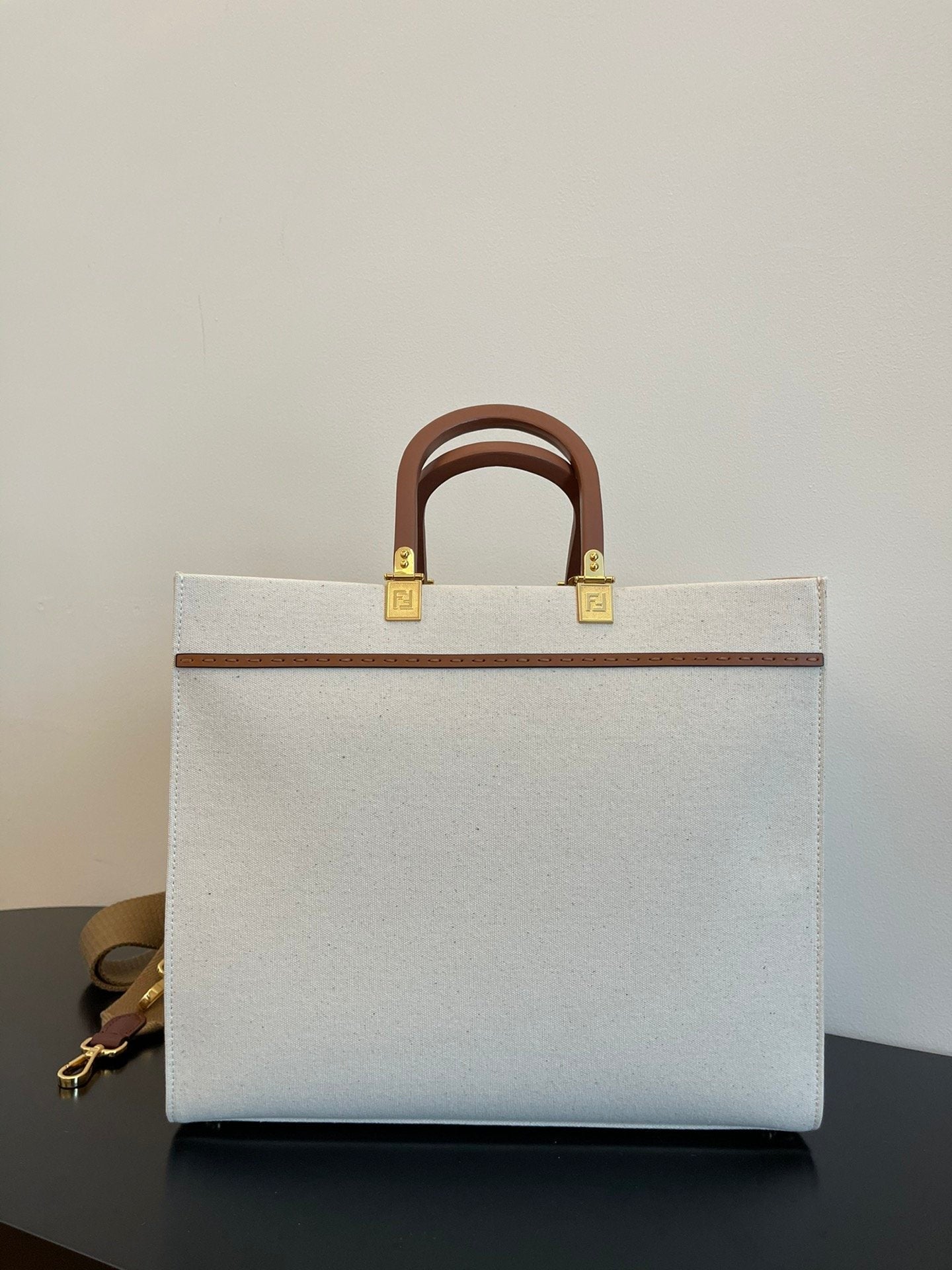Fendi Tote Bag 35cm Beige - Image 2