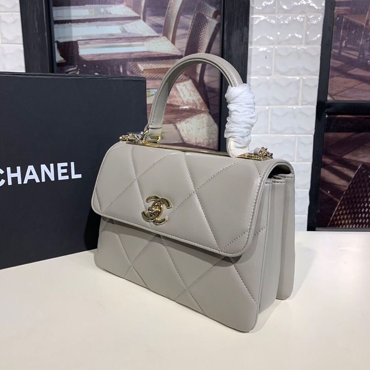 Chanel Trendy CC Maxi Top Handle Bag 25cm Lambskin Leather Fall/Winter Act 1 Collection Grey - Image 6