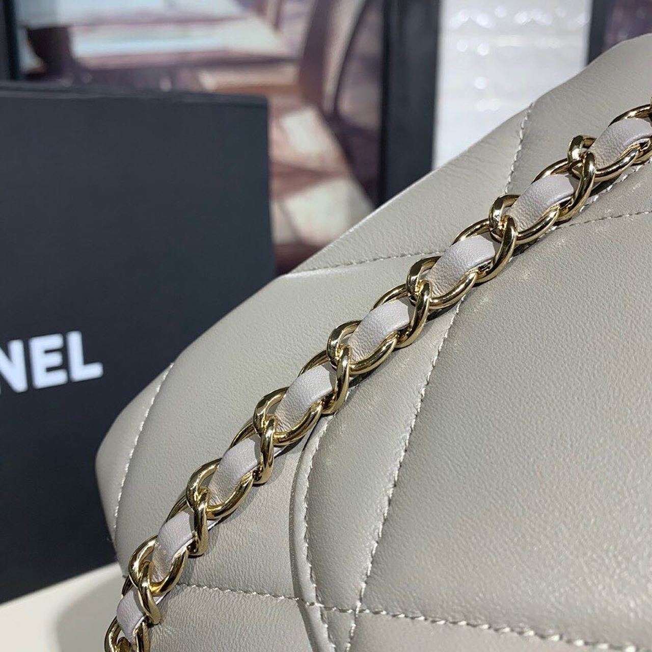 Chanel Trendy CC Maxi Top Handle Bag 25cm Lambskin Leather Fall/Winter Act 1 Collection Grey - Image 10