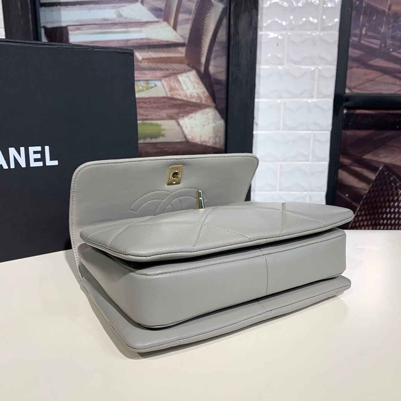 Chanel Trendy CC Maxi Top Handle Bag 25cm Lambskin Leather Fall/Winter Act 1 Collection Grey - Image 9