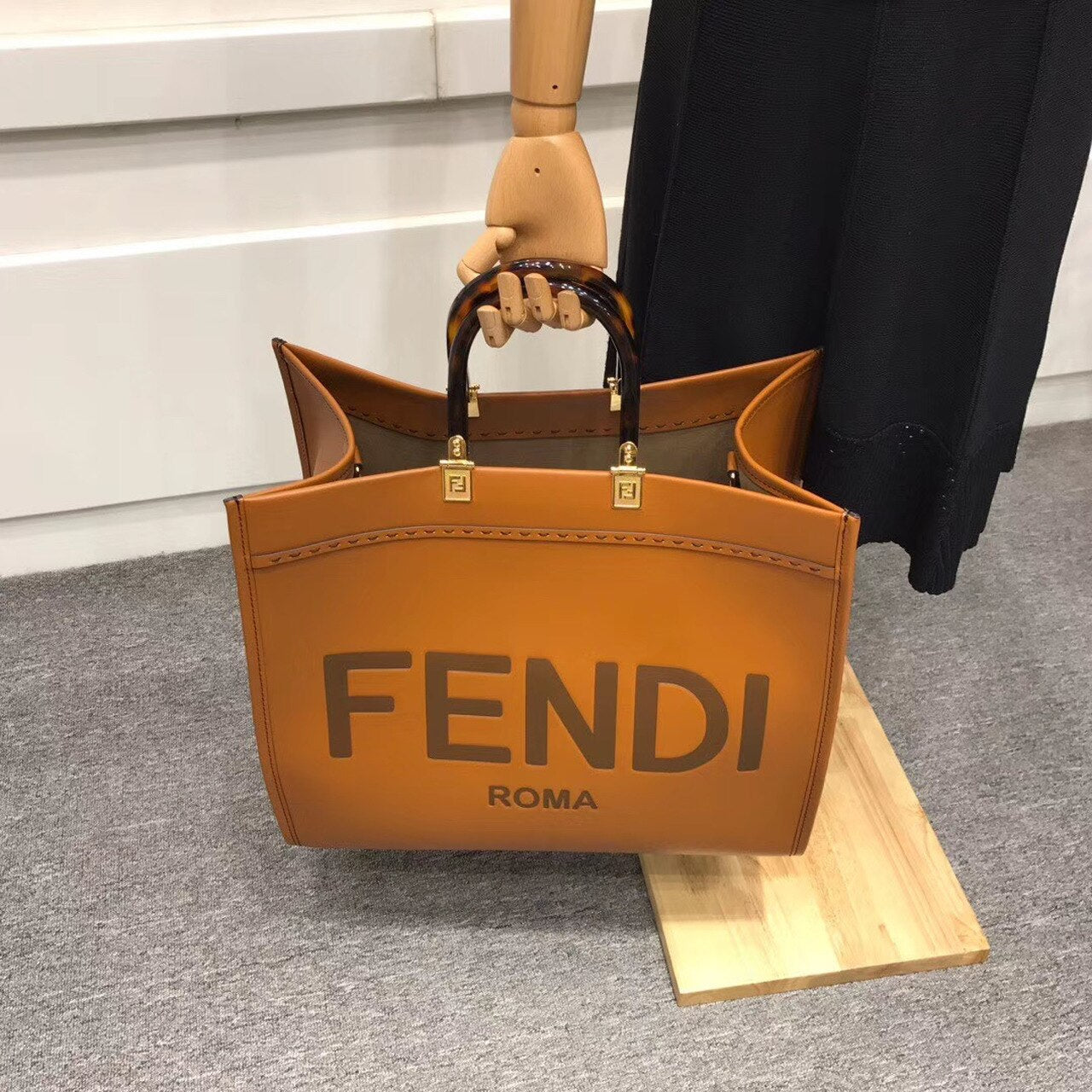 Fendi Sunshine Shopper Tote Bag 40cm Calfskin Leather Spring/Summer Collection, Brown - Image 28