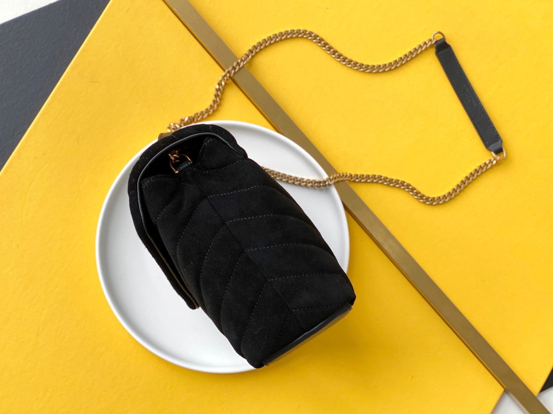 Saint Laurent Loulou Small Chain Bag With Gold Hardware 25cm - Image 3