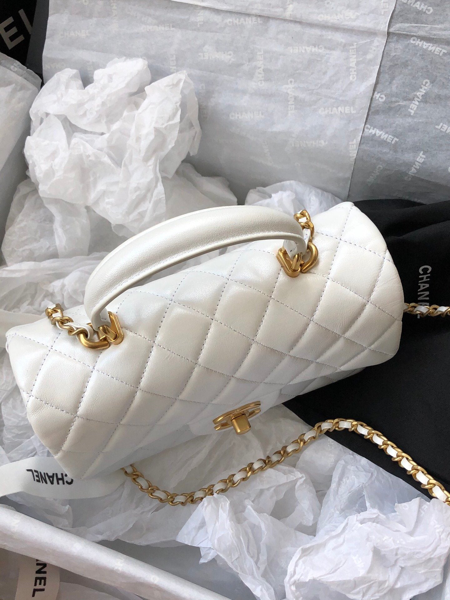 Chanel Classic Flap Bag 20cm White - Image 8