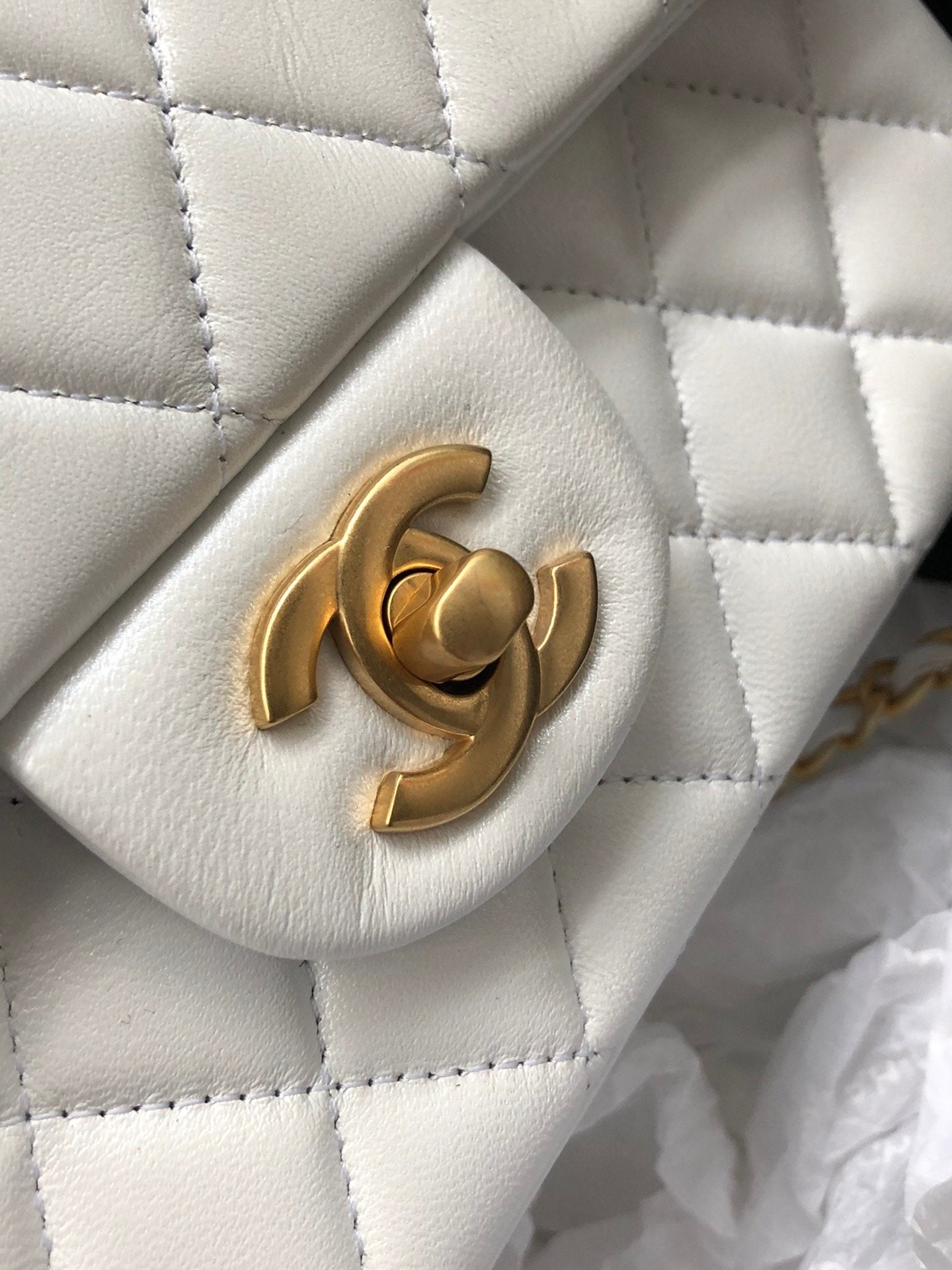 Chanel Classic Flap Bag 20cm White - Image 6