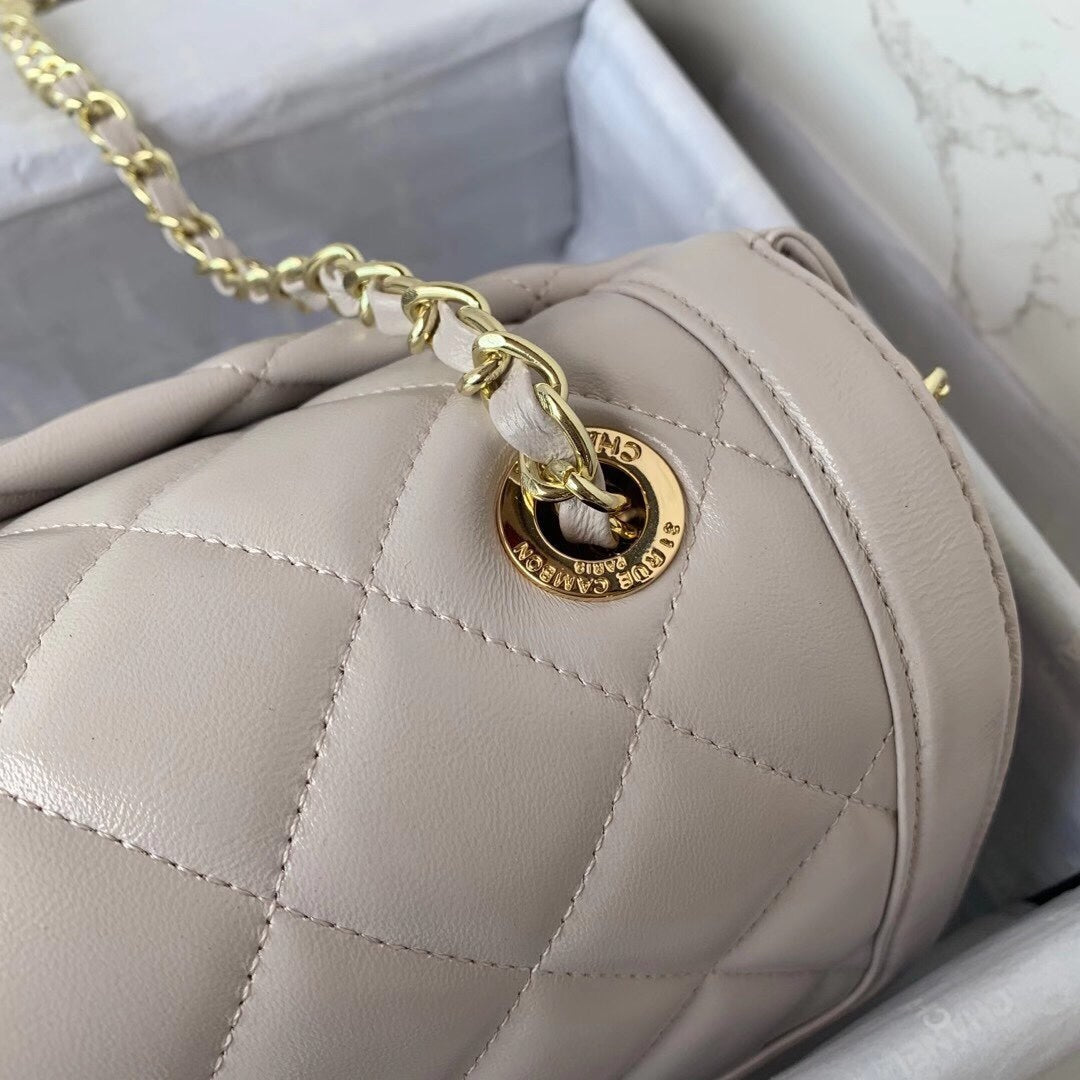 Chanel Classic Flapbag Gold Hardware 23cm - Image 4