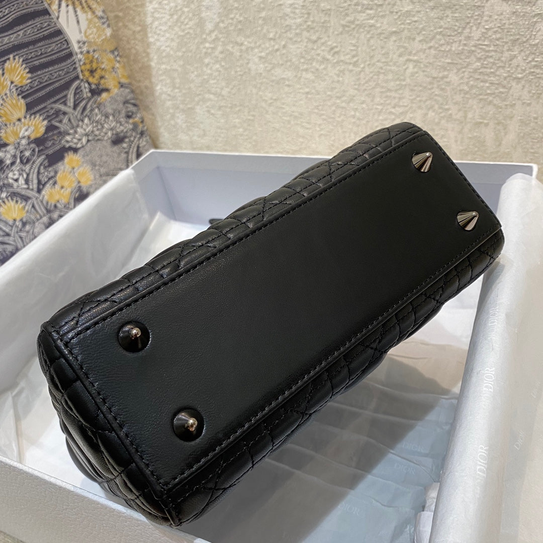 Christian Dior Lady Dior Bag Metal Hardware Spring Collection 20cm Black - Image 8