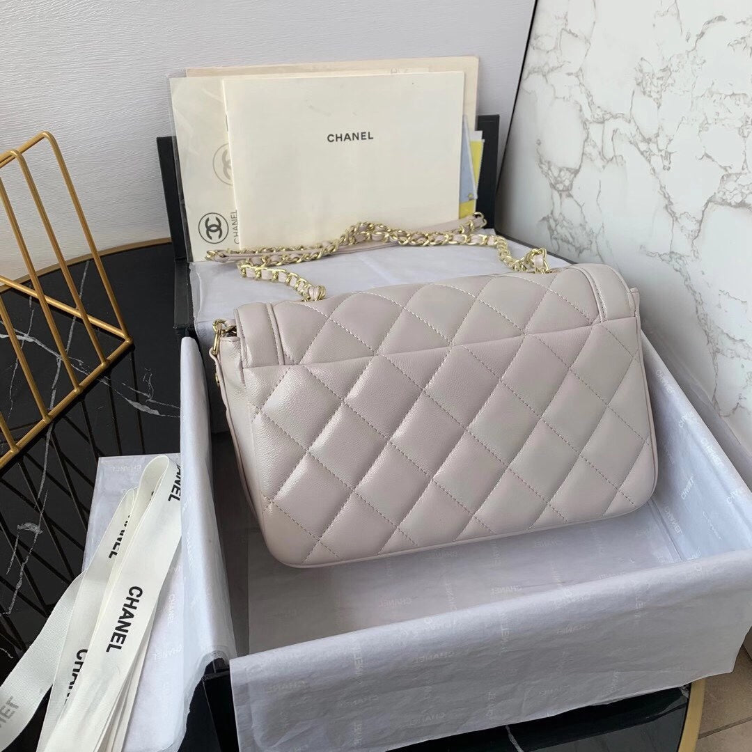 Chanel Classic Flapbag Gold Hardware 23cm - Image 3